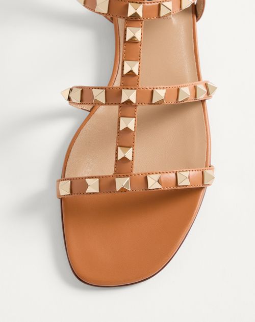 Valentino Garavani - Rockstud Flat Calfskin Sandal With Straps - Almond - Woman - Sandals
